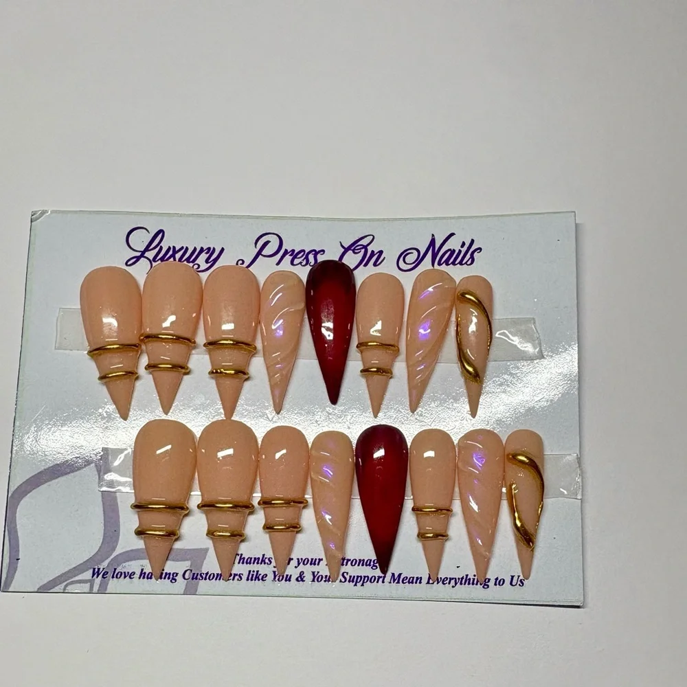 Chic Nail Set with Gold Details